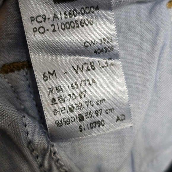 Levis Jeans Womens Size 6 W28 L32 Blue Classic Bootcut Dark Wash Denim MidRise - Picture 3 of 16